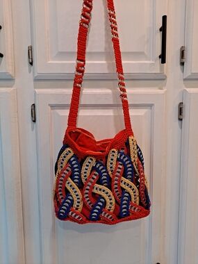 Artisan Red Blue Tan Crochet Pop Top Artistic Unique Bucket Upcyled Shoulder